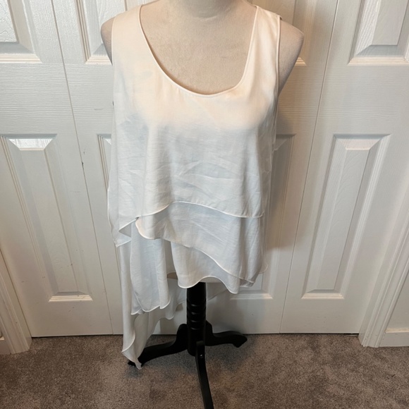 BCBG size M top - Picture 2 of 9